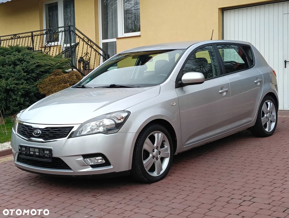 Kia Ceed 1.4 CVVT Attract - 1