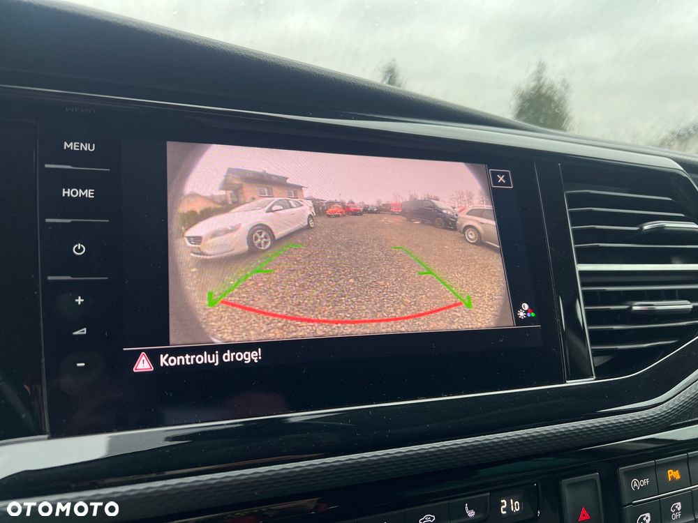 Volkswagen Caravelle - 34