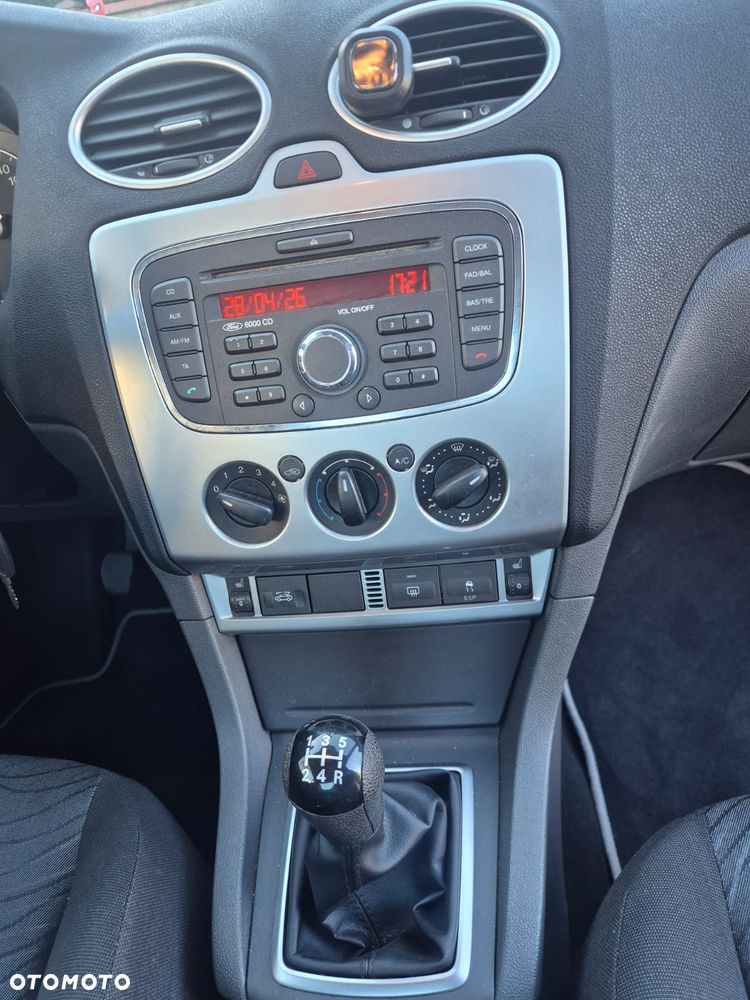 Ford Focus 1.6 Ambiente - 27
