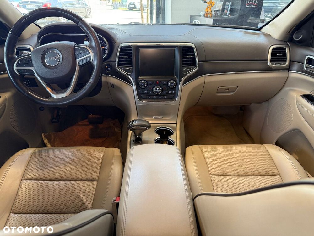 Jeep Grand Cherokee - 21