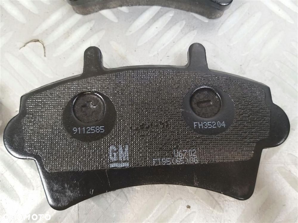Klocki hamulcowe przód Opel Movano MASTER II ORYG 9112585 - 2