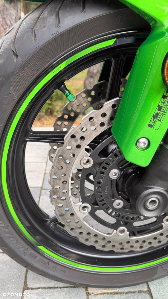 Kawasaki Ninja 1000 SX - 32