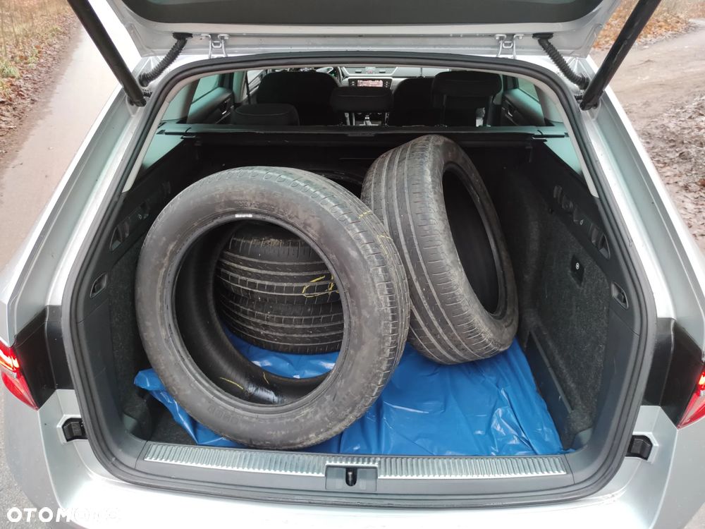 Skoda Superb 2.0 TDI SCR Style DSG - 22