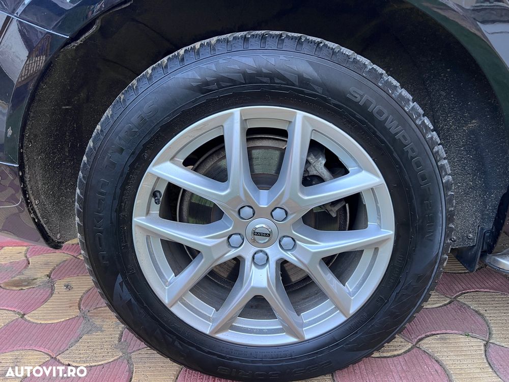 Volvo XC 60 B4 MHEV AT AWD Ultimate Dark - 36