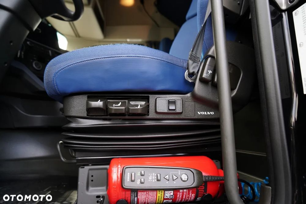 Volvo FH 500 / I-SAVE / XL / ZESTAW TANDEM PRZEJAZDOWY 120 M3 / 2023 / KLIMA POSTOJWA / ZAWIESIE DOKI DO WÓZKA / PO ZŁOTYM KONTRAKCIE SERWISOWYM - 28