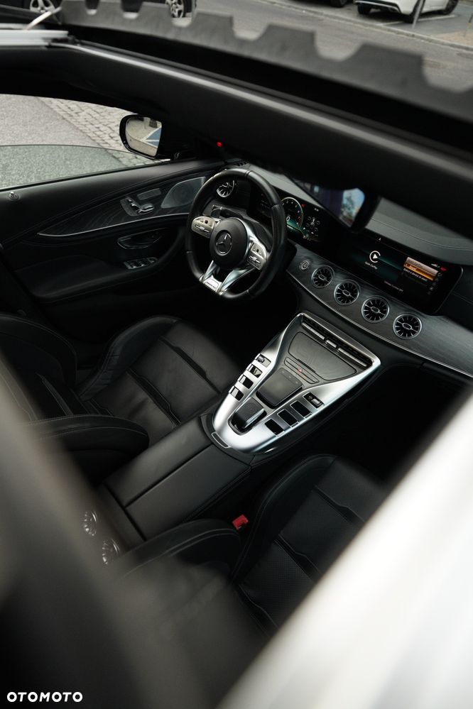 Mercedes-Benz AMG GT 43 4-Matic+ - 11