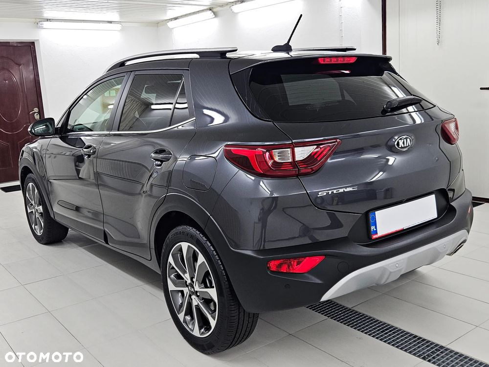 Kia Stonic 1.4 L - 13