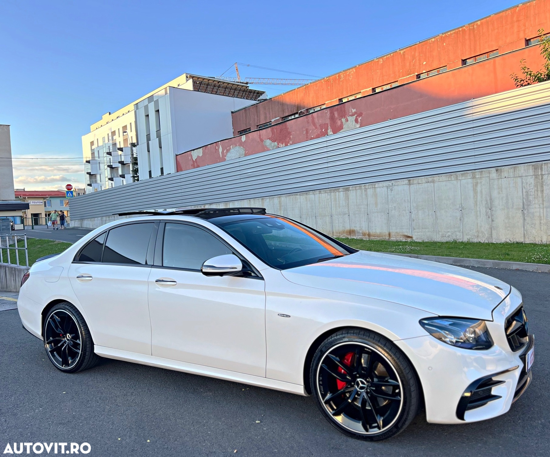 Mercedes-Benz E 220 d 9G-TRONIC AMG Line - 3