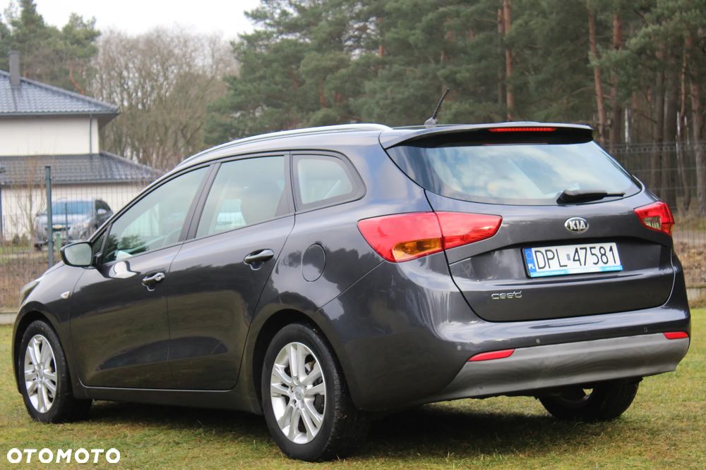 Kia Ceed 1.6 GDI Dream-Team Edition - 13