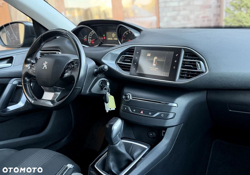 Peugeot 308 1.2 PureTech GPF Allure S&S - 25