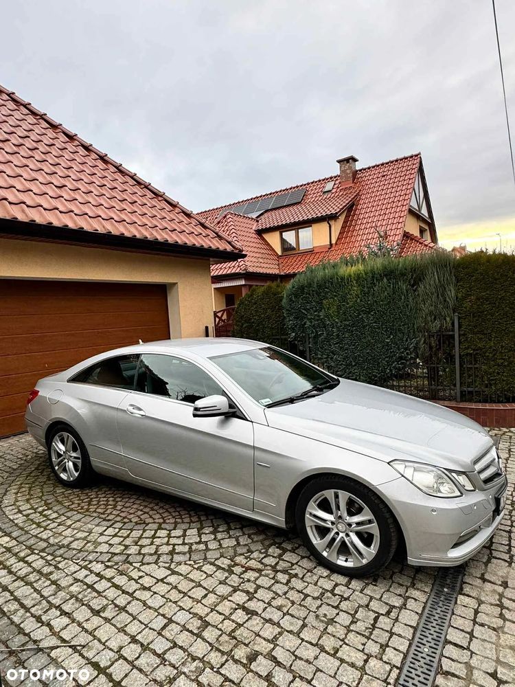 Mercedes-Benz Klasa E 220 CDI DPF Coupe BlueEFFICIENCY 7G-TRONIC Avantgarde - 10