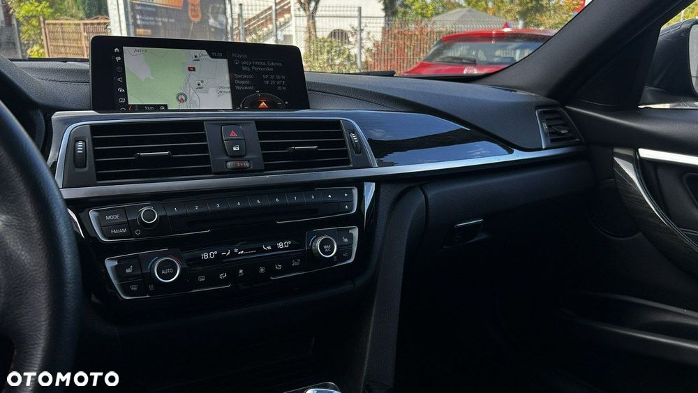 BMW Seria 3 330i xDrive Advantage sport - 21