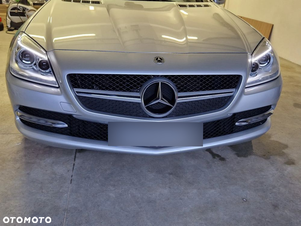 Mercedes-Benz SLK 250 (BlueEFFICIENCY) 7G-TRONIC - 23