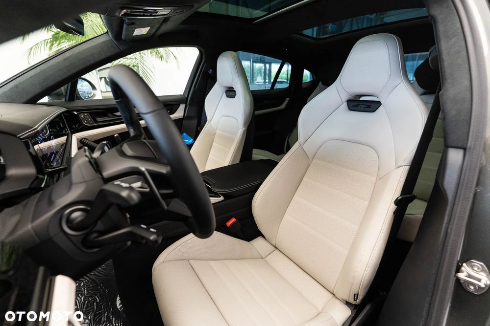 Porsche Panamera - 12