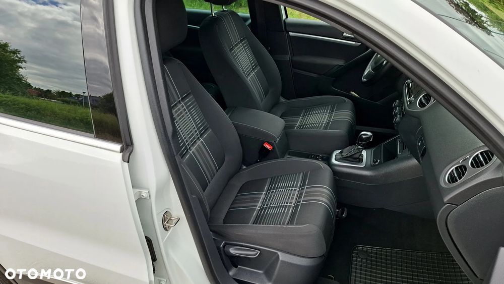 Volkswagen Tiguan 2.0 TDI SCR 4MOTION BlueMotion Technology DSG Lounge Sport & Style - 30