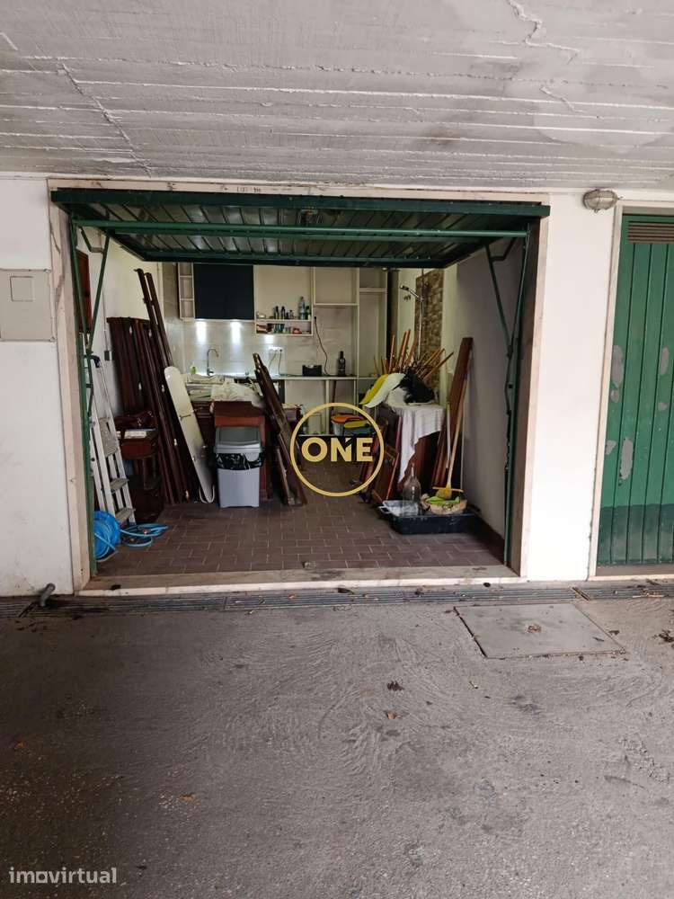 Garagem Box com copa e duche na Póvoa de Santa Iria - Grande imagem: 4/13