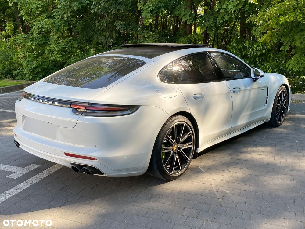 Porsche Panamera - 22