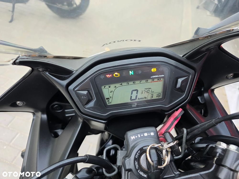 Honda CBR - 17