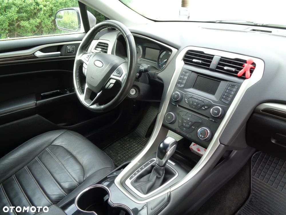 Ford Fusion 2.0 EcoBoost Titanium - 16