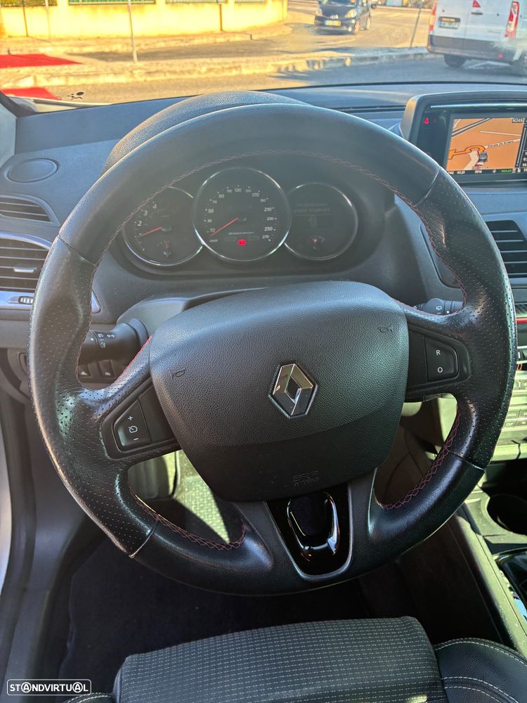 Renault Mégane Sport Tourer 1.5 dCi GT Line - 46
