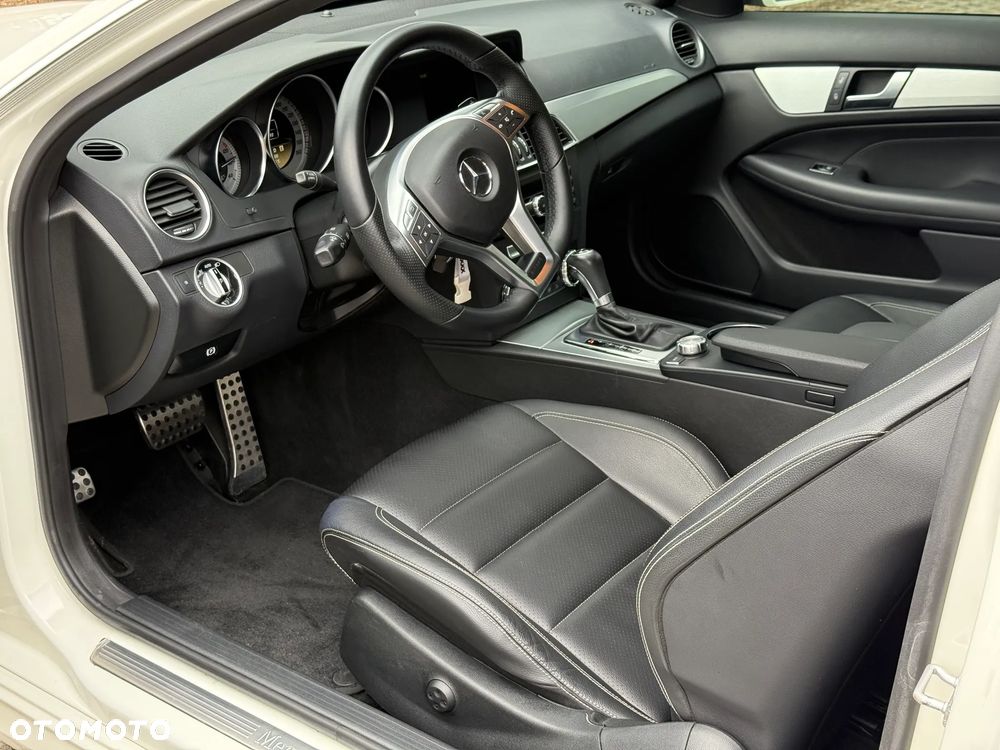 Mercedes-Benz Klasa C 250 CGI BlueEff Sport - 18