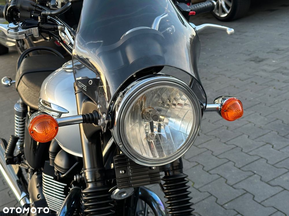 Triumph Bonneville - 21