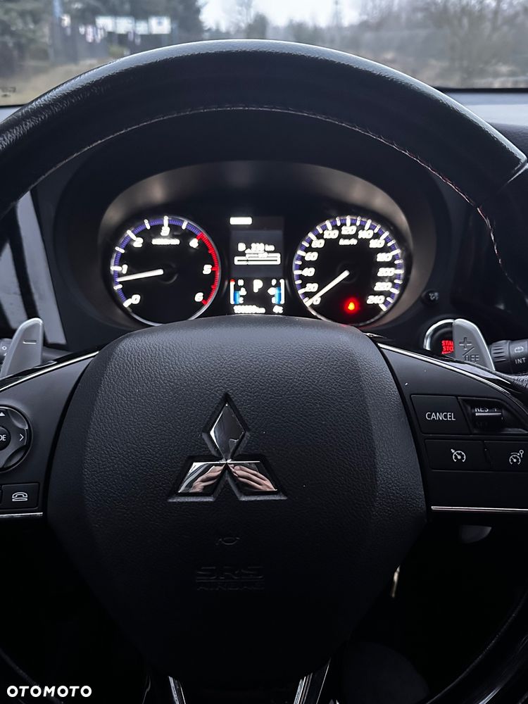 Mitsubishi Outlander 2.2 DID Instyle Navi 4WD - 12
