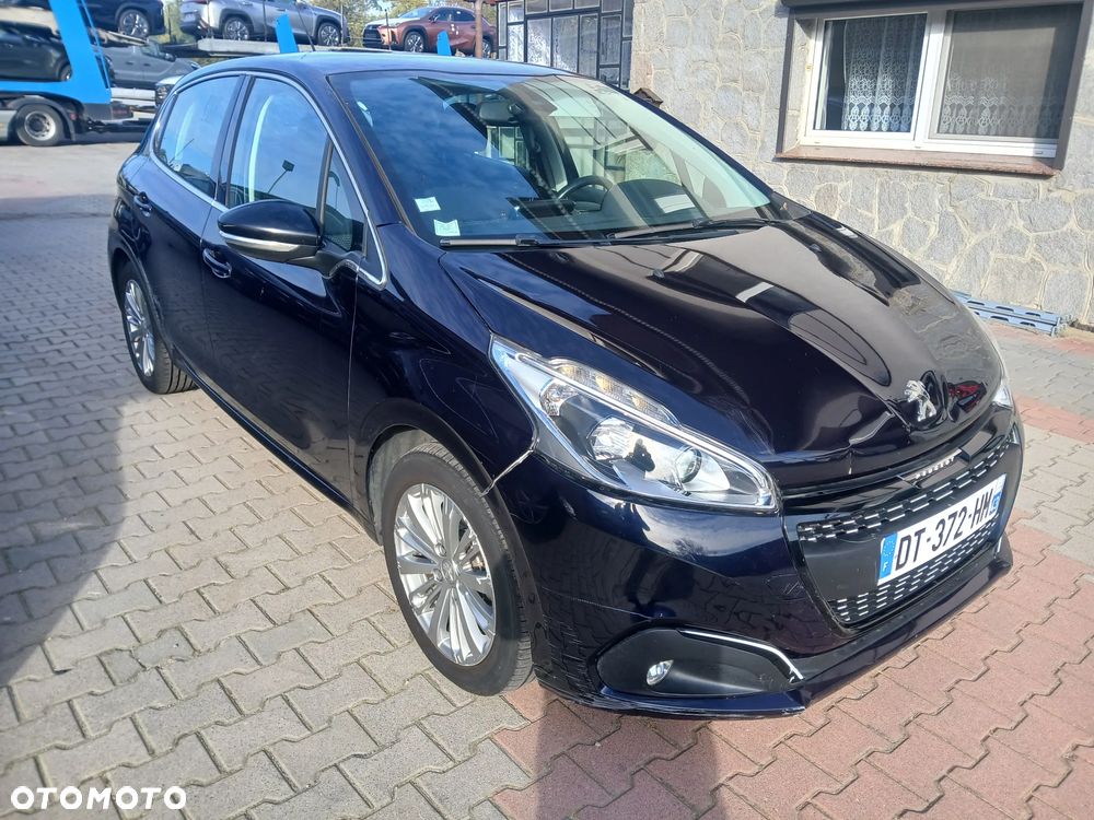 Peugeot 208 - 19