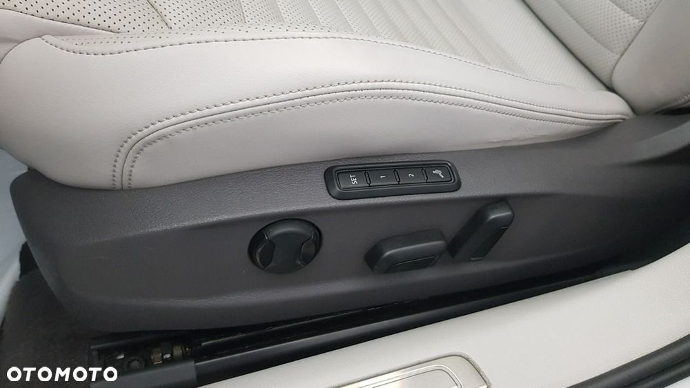 Volkswagen Passat - 27