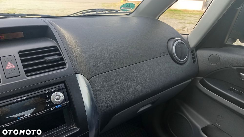 Suzuki SX4 1.5 - 10