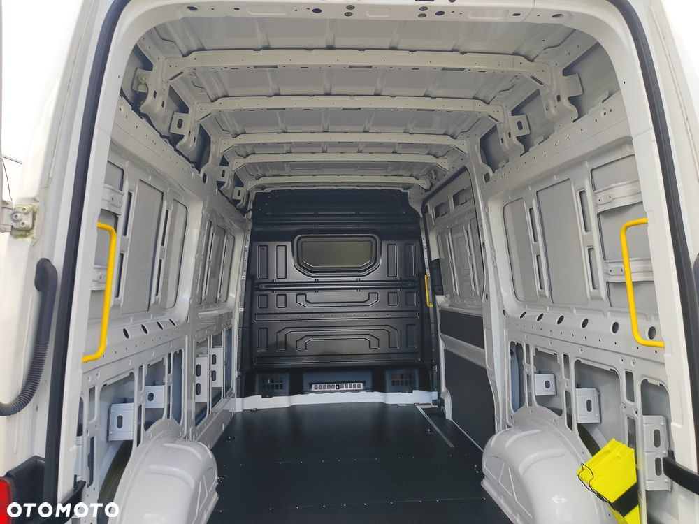 Volkswagen CRAFTER - 8