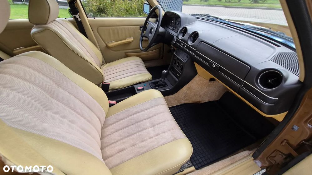 Mercedes-Benz W123 - 16