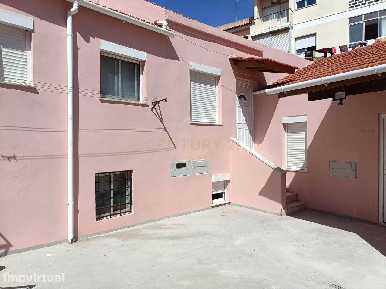 Prédio - Vila Irene - Sacavém - 12 Apartamentos - Grande imagem: 2/31