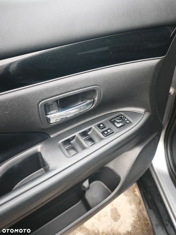 Mitsubishi Outlander 2.0 2WD Plus - 13