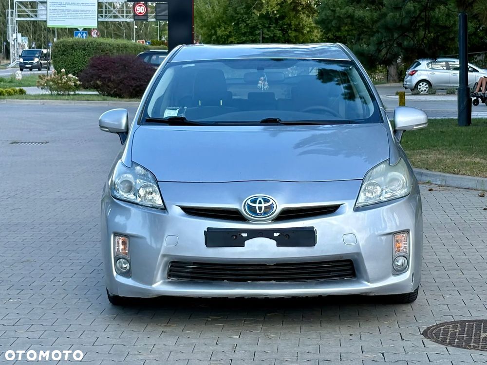 Toyota Prius (Hybrid) Executive - 10
