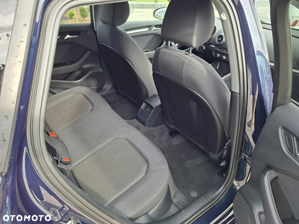 Audi A3 Sportback - 12