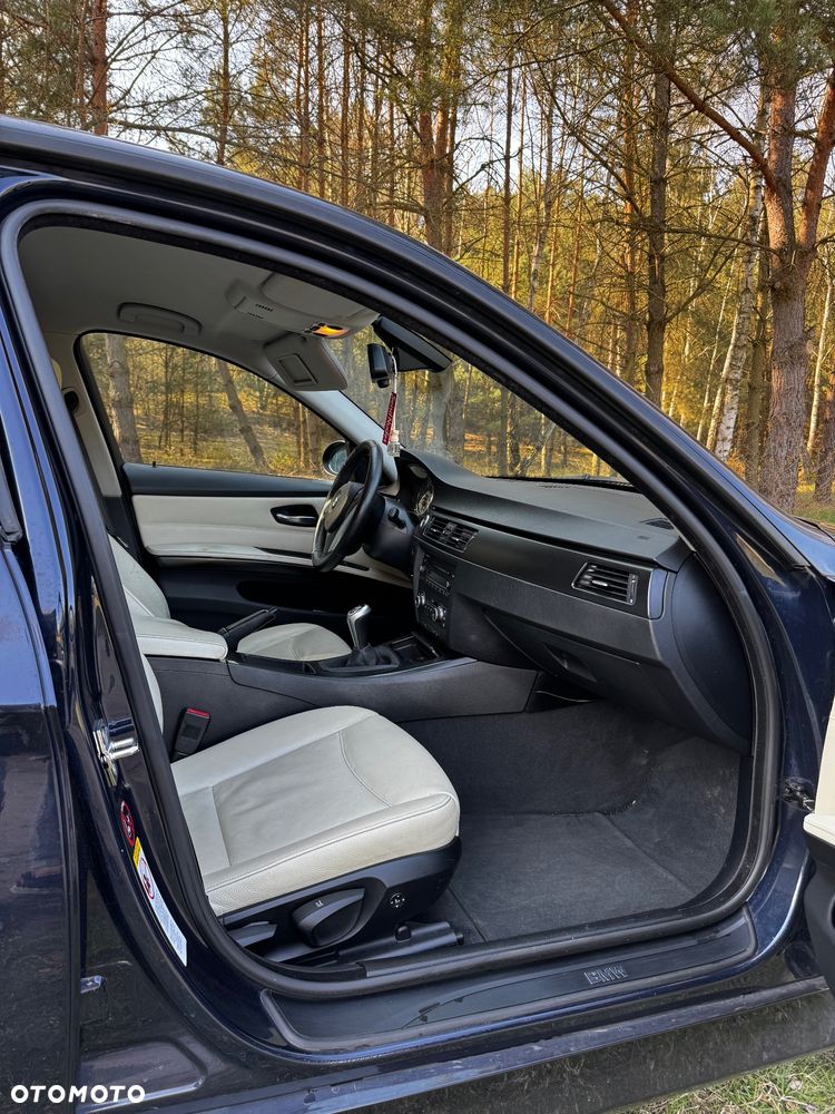 BMW Seria 3 320i - 20