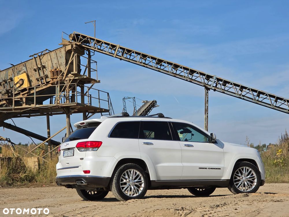 Jeep Grand Cherokee - 31