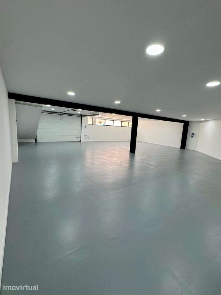 Garagem/Armazém para Arrendamento – Totalmente Restaurado - Grande imagem: 3/32