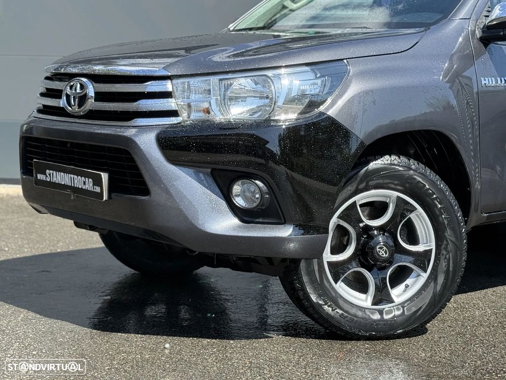 Toyota Hilux 2.4 D-4D 4WD CD Premium Edition - 29