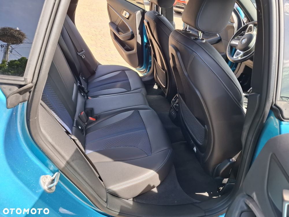 BMW Seria 2 218i Edition Colorvision - 25