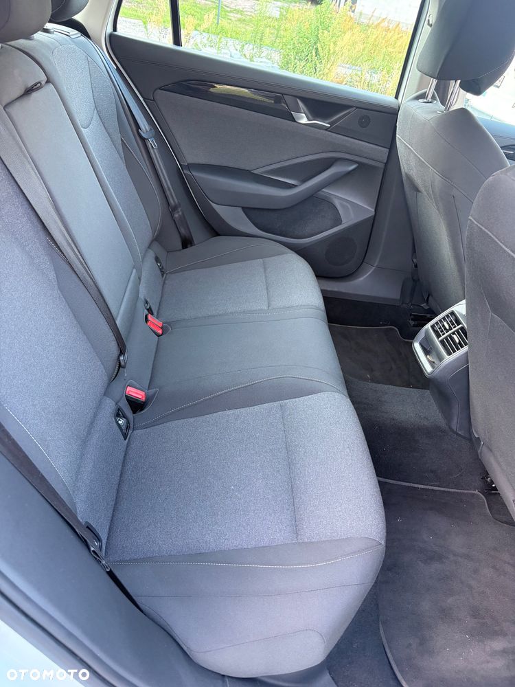 Volkswagen Passat - 9