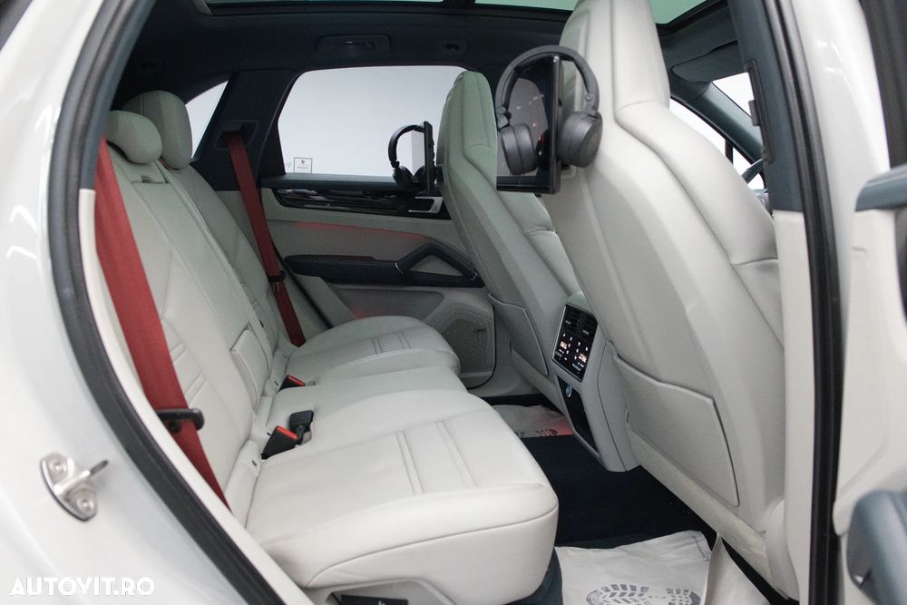 Porsche Cayenne E-Hybrid - 9
