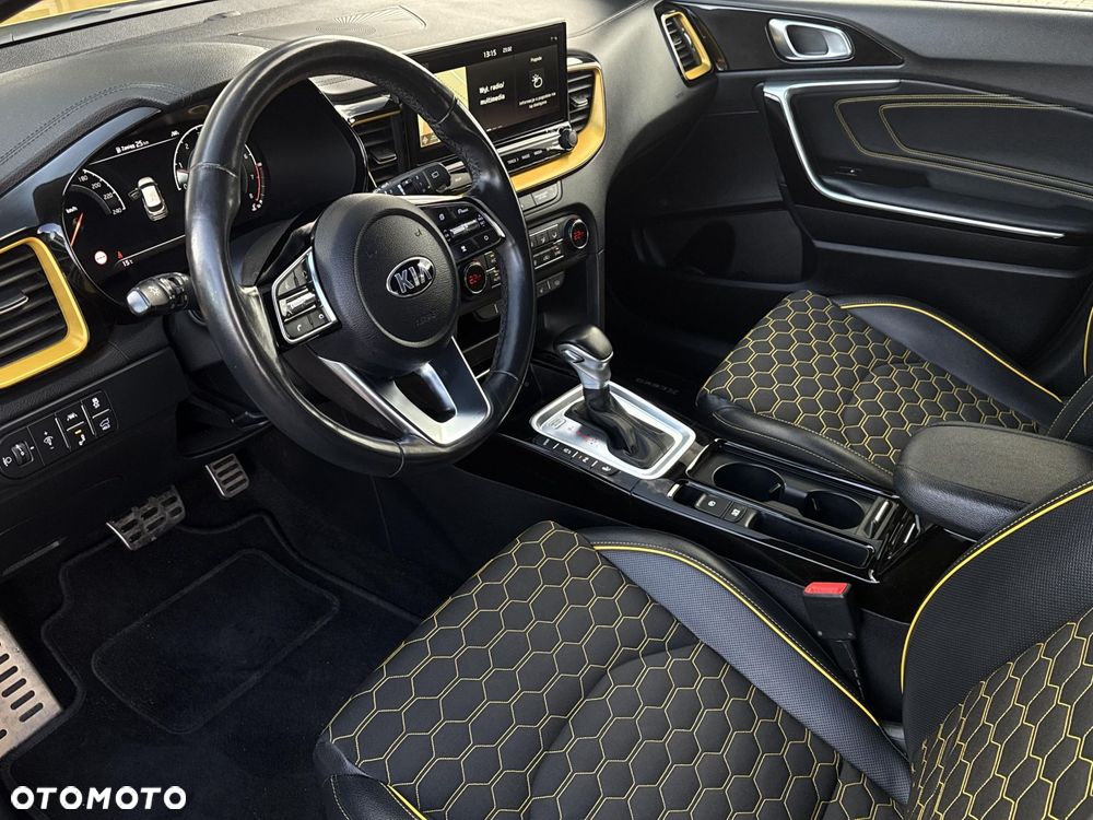 Kia XCeed - 10