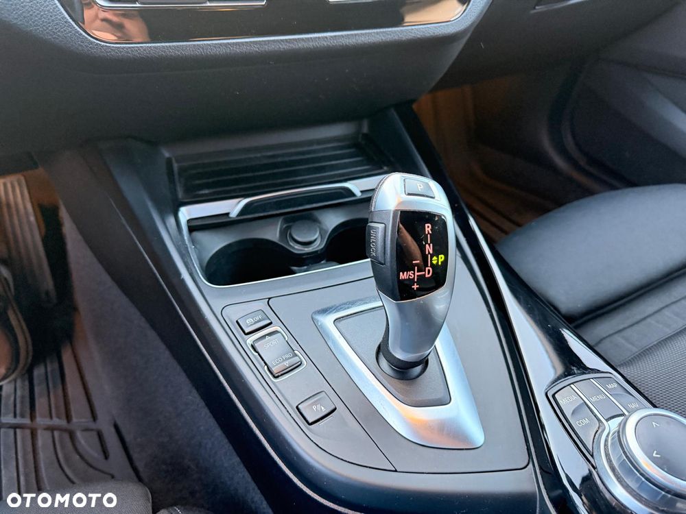 BMW Seria 1 120i GPF - 2