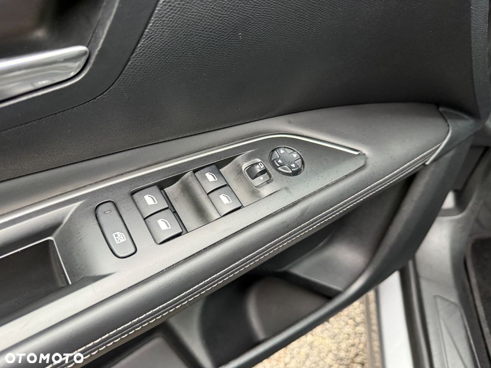 Peugeot 3008 1.5 BlueHDi Allure S&S - 27