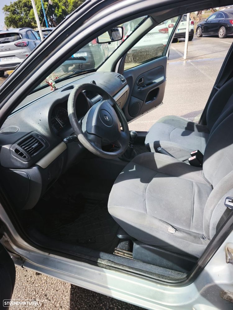 Renault Clio 1.2 16V Confort Authentique - 7