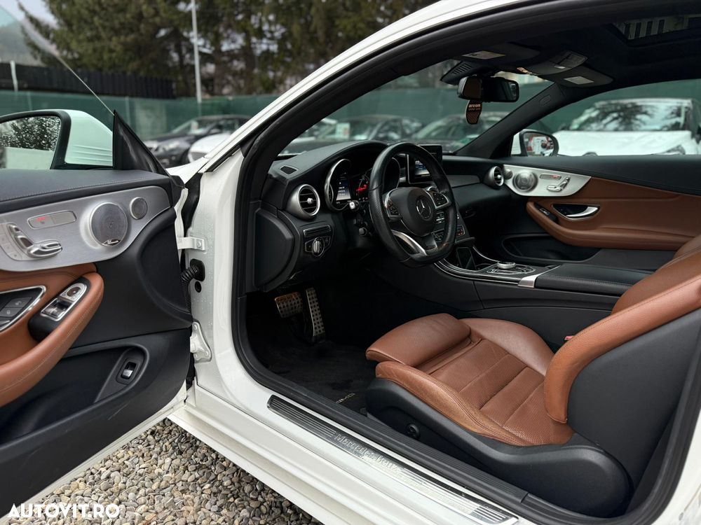 Mercedes-Benz C 300 7G-TRONIC AMG Line - 12