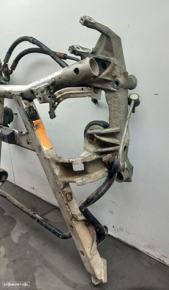 Charriot frente BMW 5 (E39) - 2