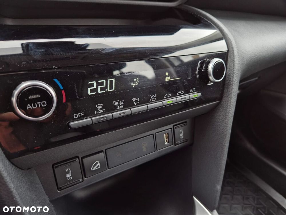 Toyota Yaris Cross Hybrid 1.5 Comfort 4x4 - 21